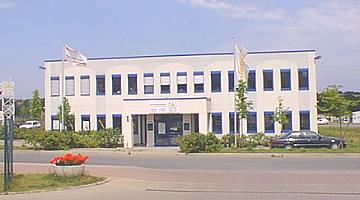 Hallen mit B�ro Mehrzweckhallen