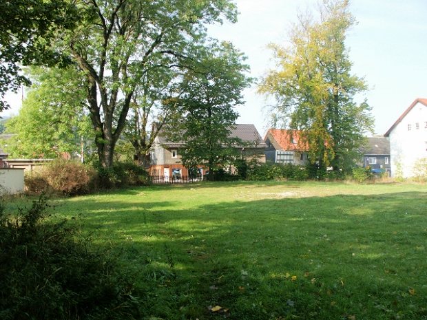 Natursteinhaus auf dem Grundst�ck am See in Portugal
