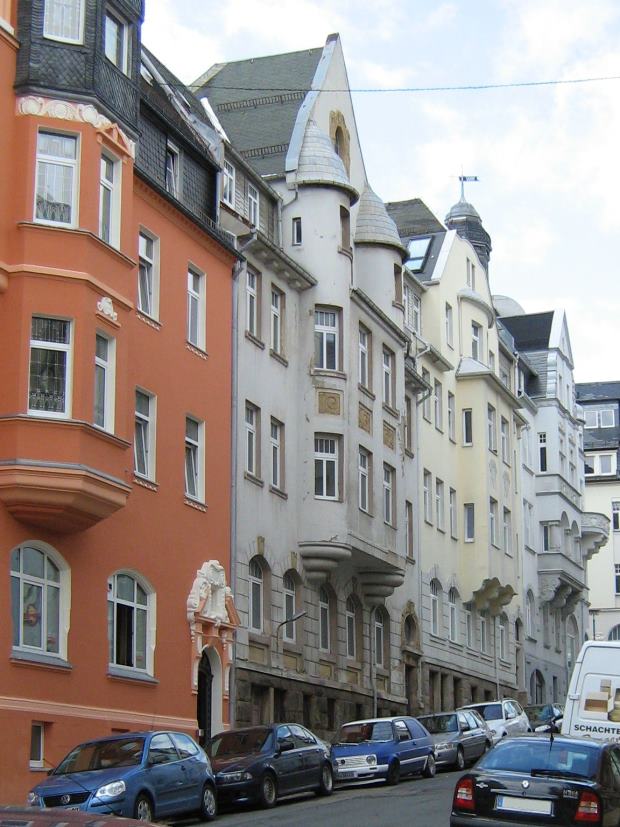 Pool-Deck Garten vom Einfamilienhaus