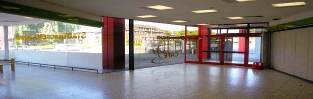 Eingangsbereich im Einkaufscenter Ratrium in Wilhelmshaven