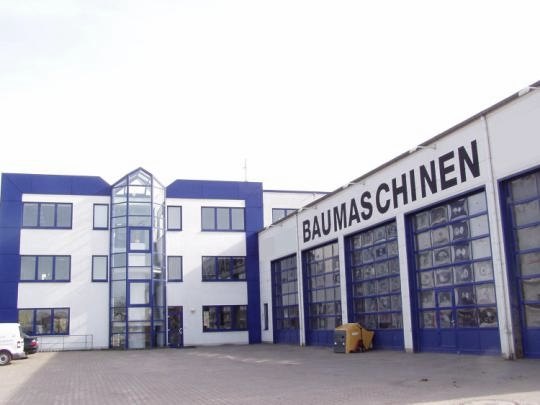 Pooldeck des Wohnhauses