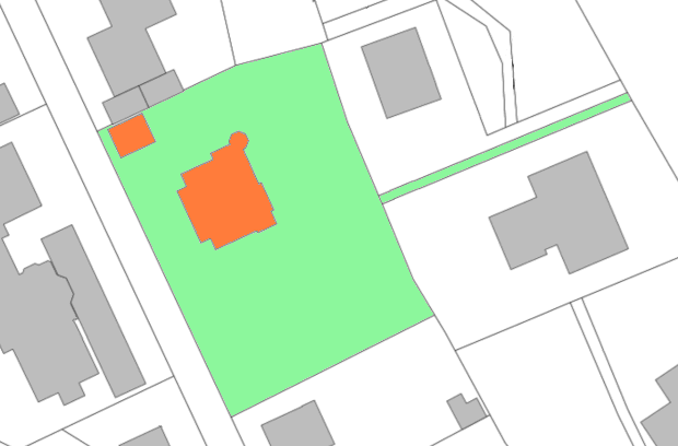 Grundst�ck vom Einfamilienhaus Ferienhaus am Fluss in Frankreich