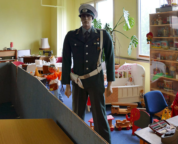 Eing�nge vom Gesch�ftshaus